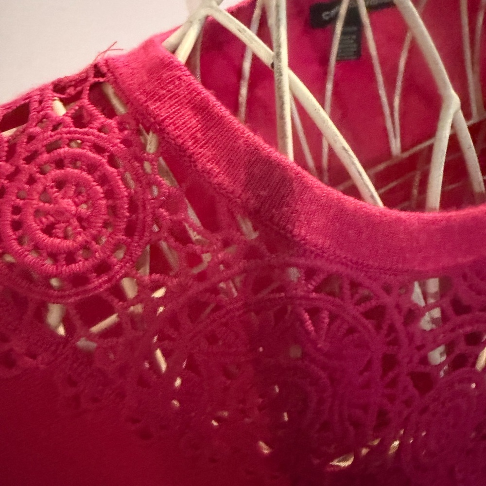 Cable & Gauge Women's Fuchsia Lace Sweater - Picture 6 of 7